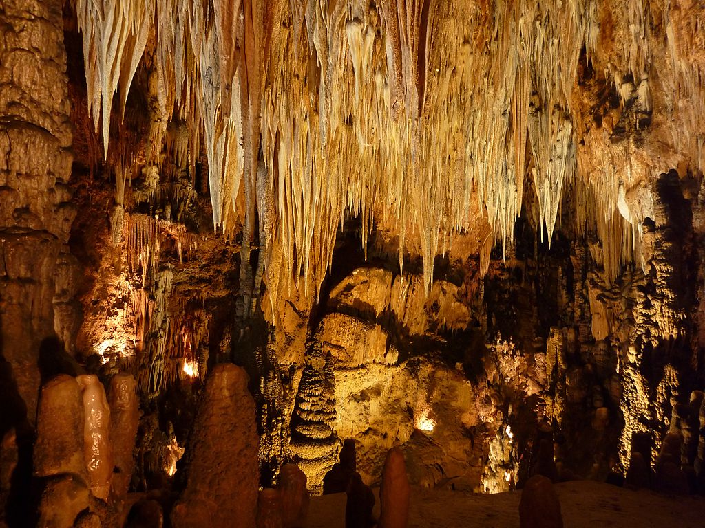 Cueva de Valporquero (Leon)