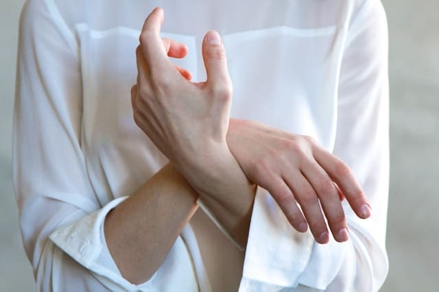 La artritis reumatoide puede diagnosticarse a tiempo con una sola gota de sangre