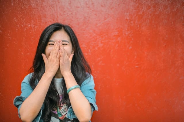 Reírse reduce el estrés, aunque no te rías muy fuerte