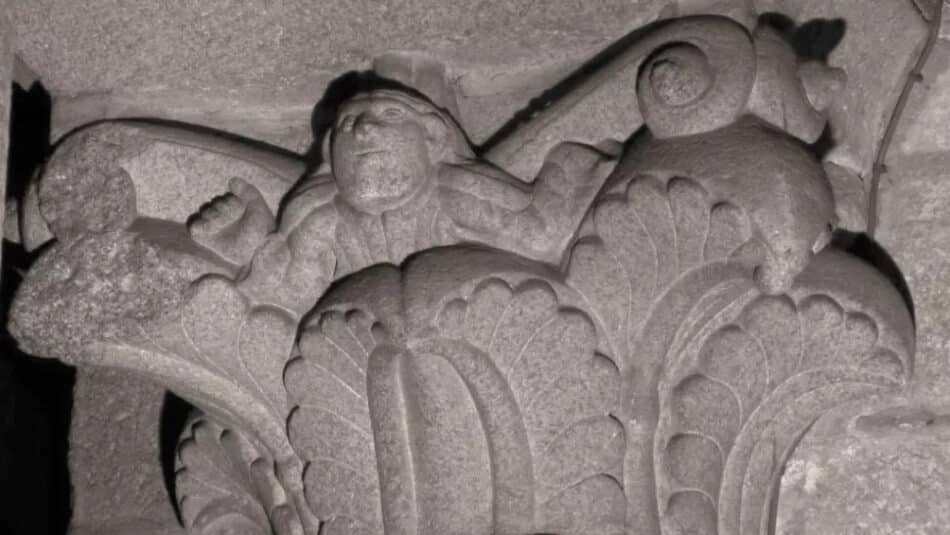El rostro de un albañil escondido en la Catedral de Santiago de Compostela