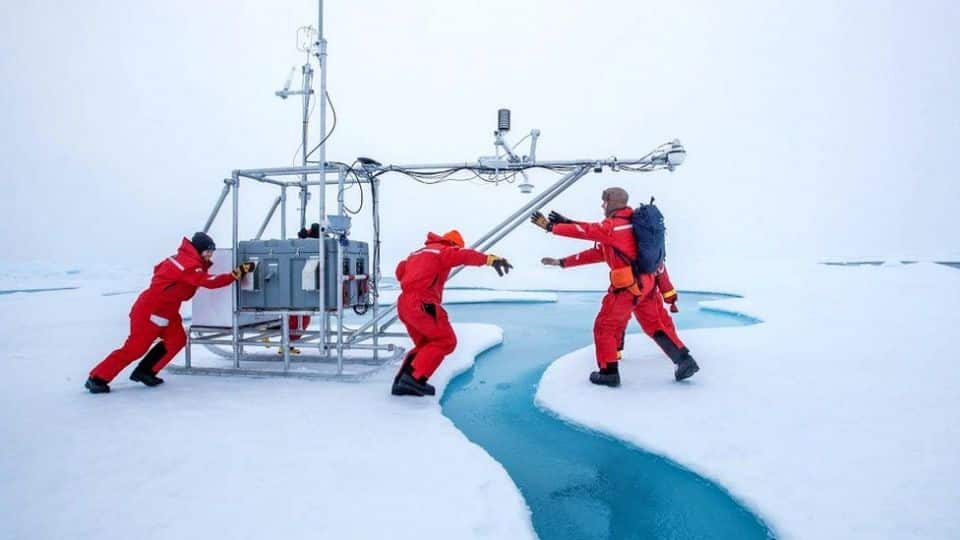 científicos en el ártico
