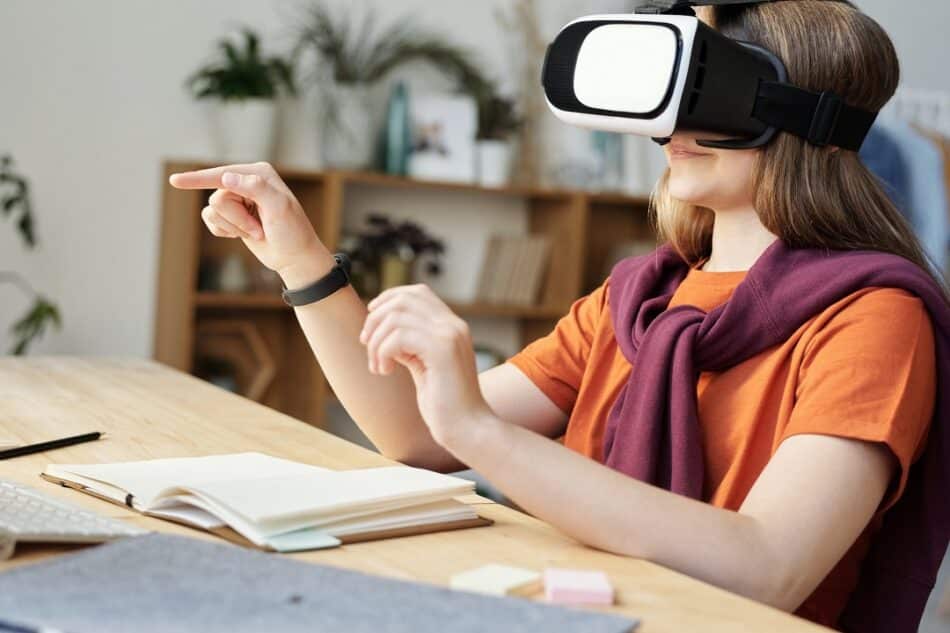 La realidad virtual ayuda a superar el miedo de las personas a hablar en público