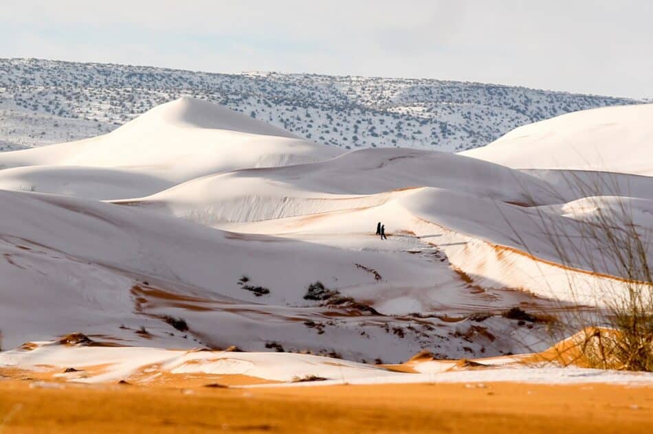 La nieve ha llegado un año más al desierto del Sahara