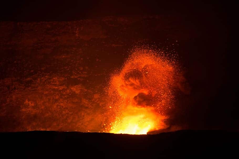 Bombardear la lava del volcán de La Palma: ¿Es una buena idea?