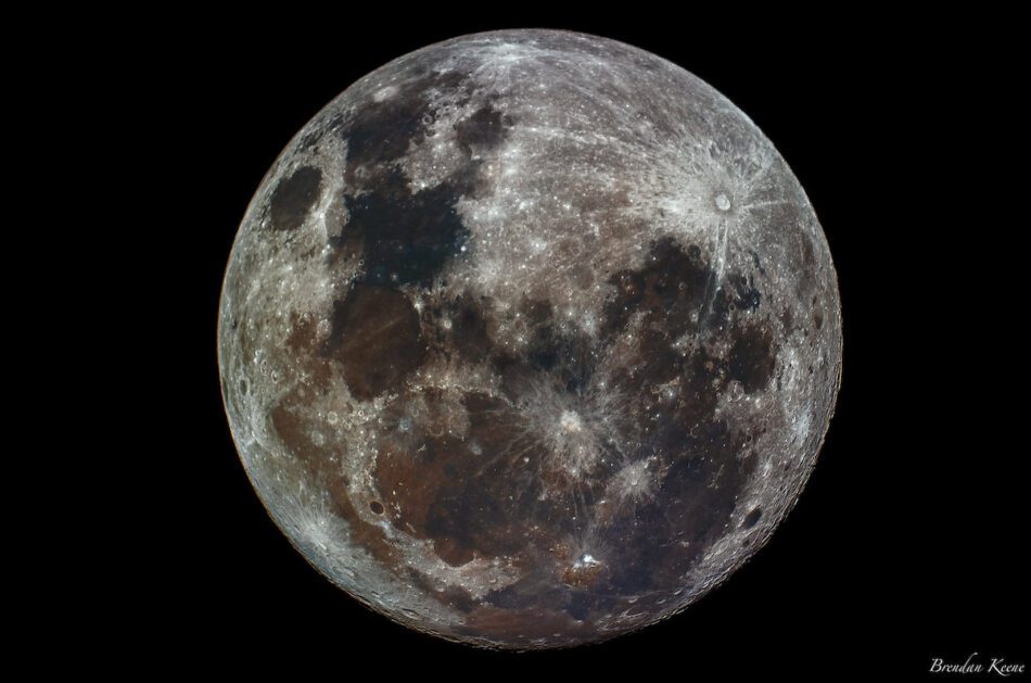 Así puedes ver y fotografiar la Luna Fría de invierno, la más larga del año