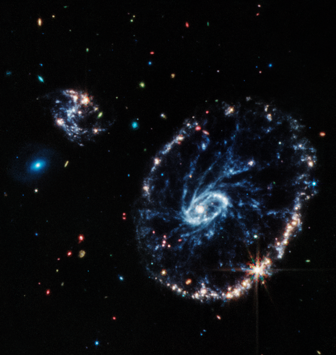 Así es la galaxia "Rueda de Carro" captada por el James Webb