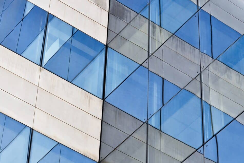 Un revestimiento transparente de las ventanas para refrigerar los edificios sin consumir energía