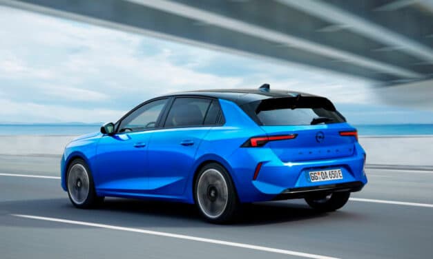 El Opel Astra Electric consume 14,9 kW a los 100. Y eso, ¿es mucho o es poco?