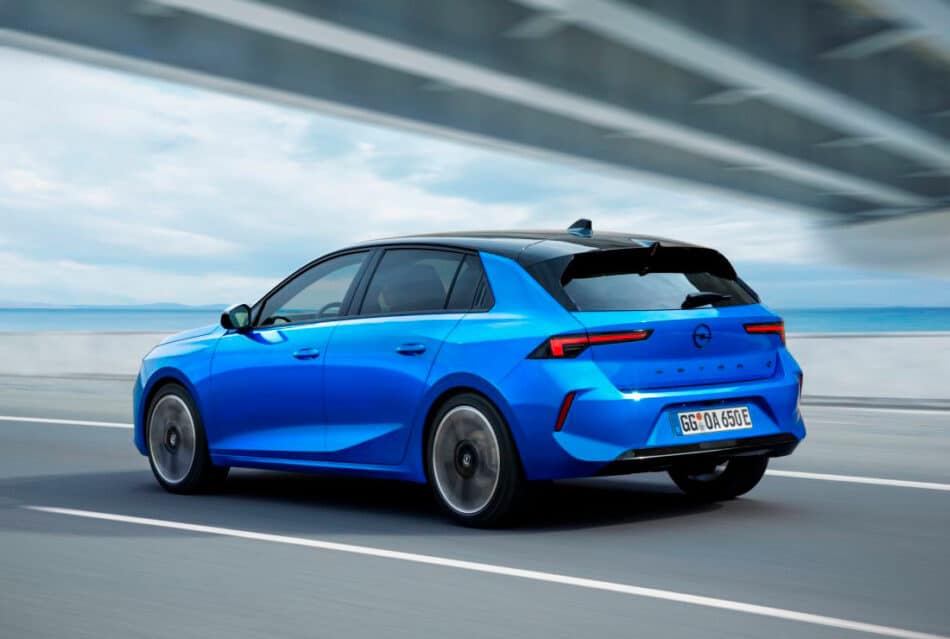 El Opel Astra Electric consume 14,9 kW a los 100. Y eso, ¿es mucho o es poco?