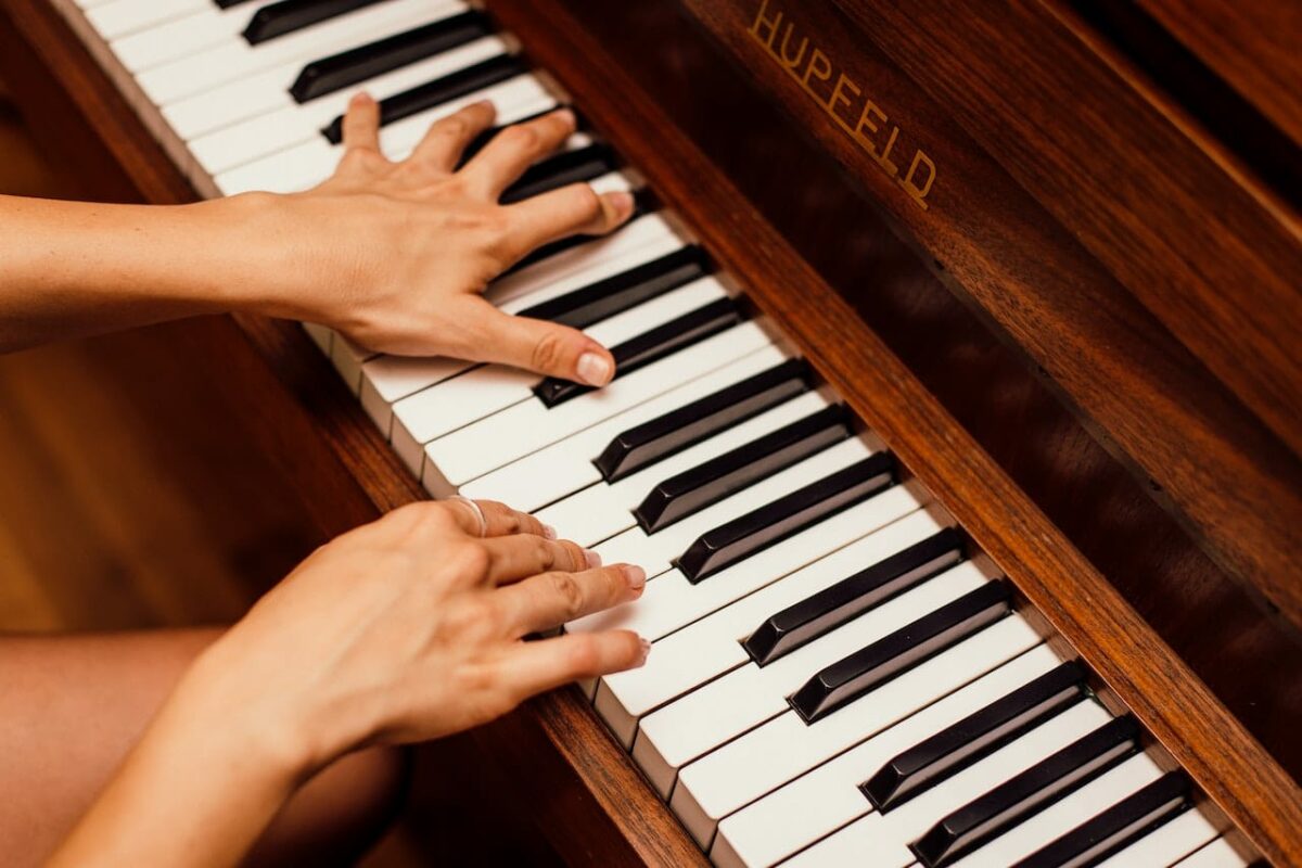 Tocar el piano ayuda a superar la depresión y mejora las capacidades cognitivas