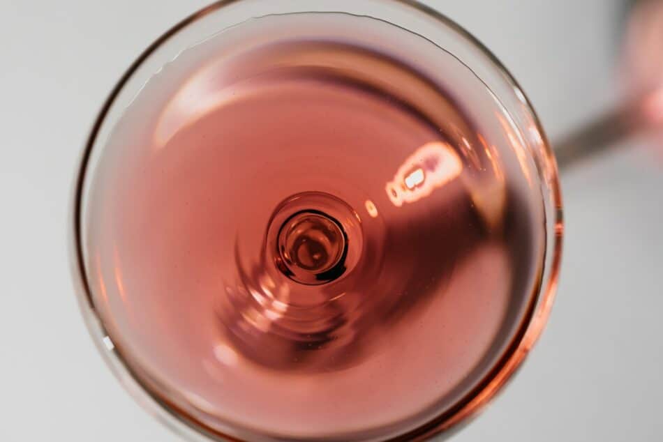 Los ultrasonidos que mejoran la calidad del vino rosado español