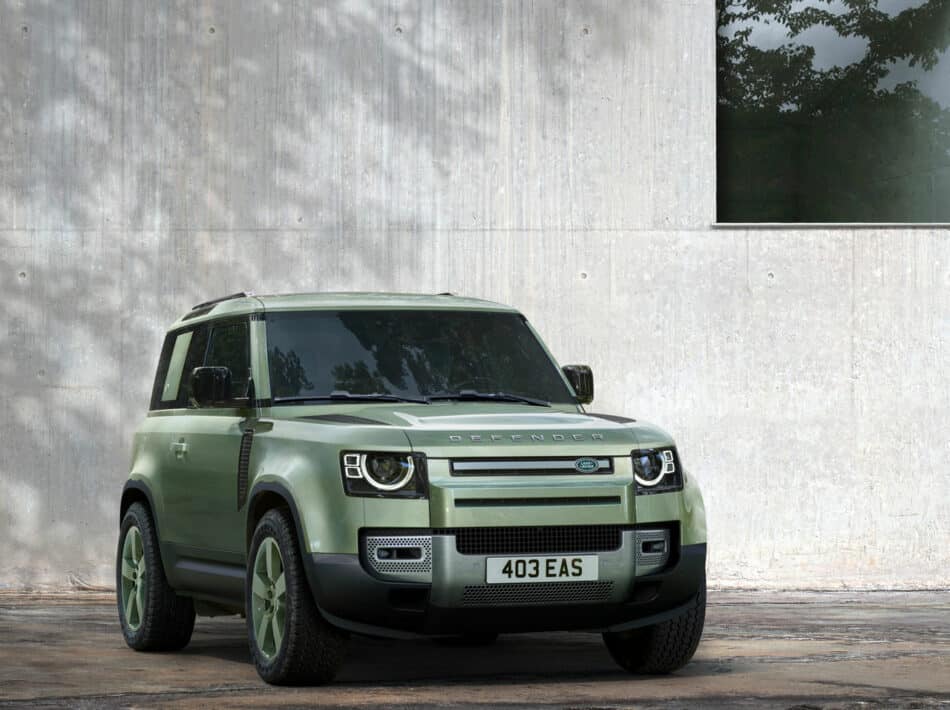 ¿Por qué los Land Rover Defender son verdes?