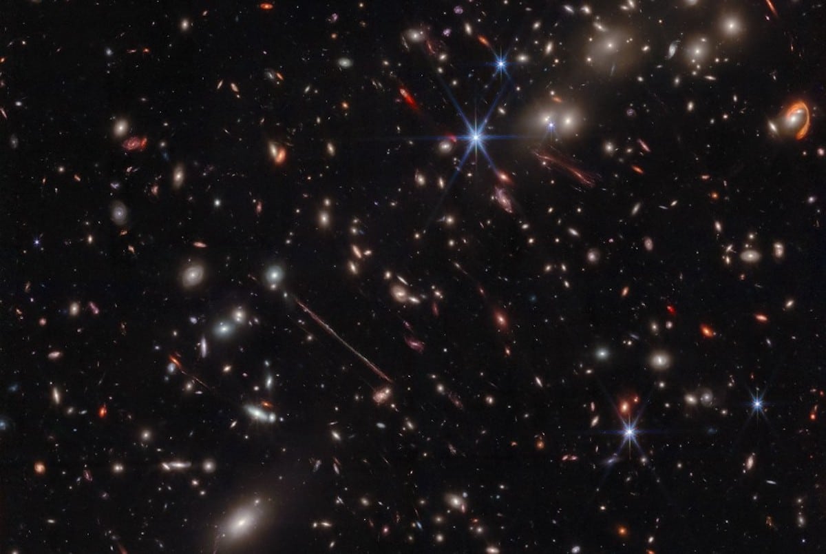 Así son las galaxias adolescentes fotografiadas por el James Webb