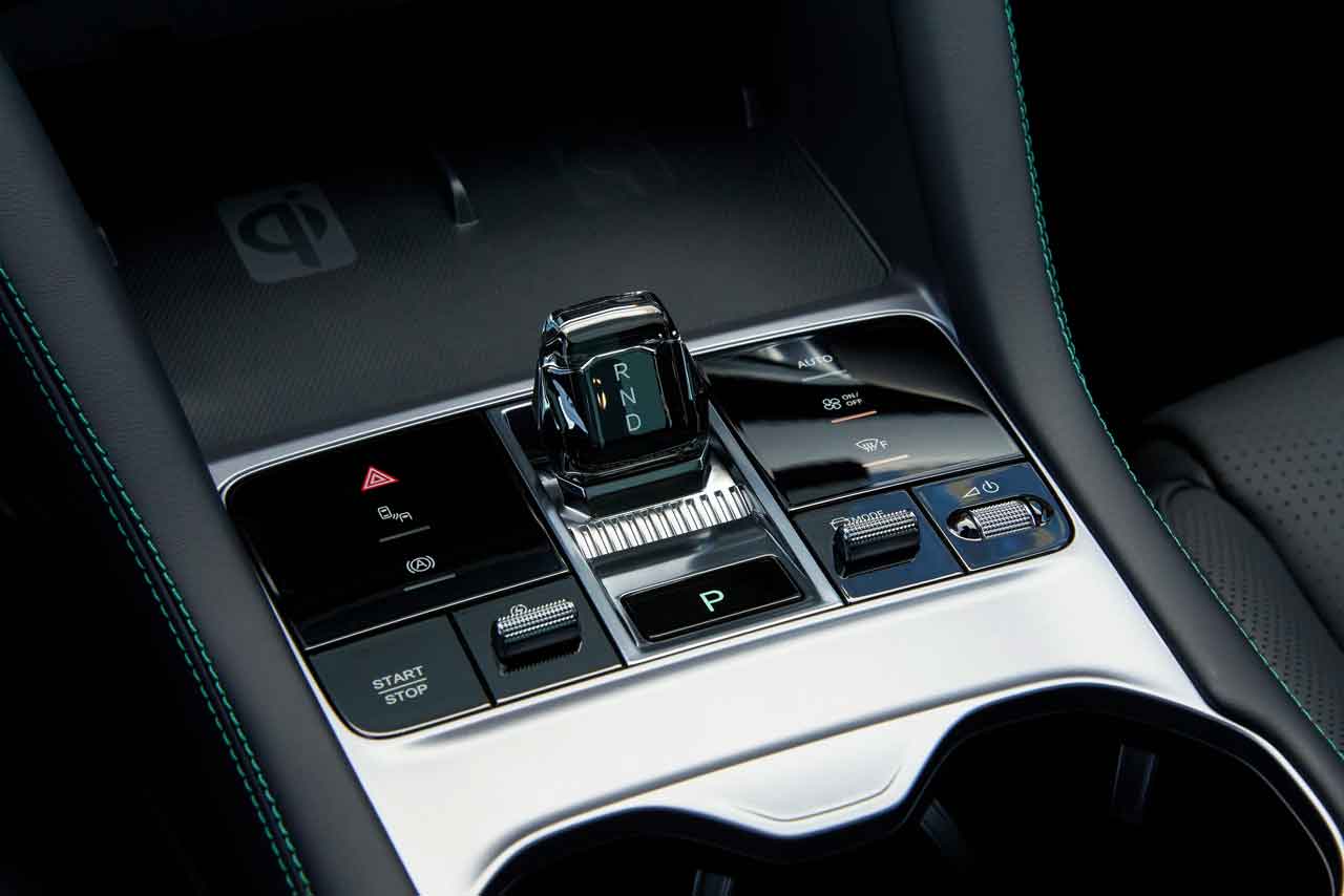 Adiós a la locura de los mandos digitales en los coches