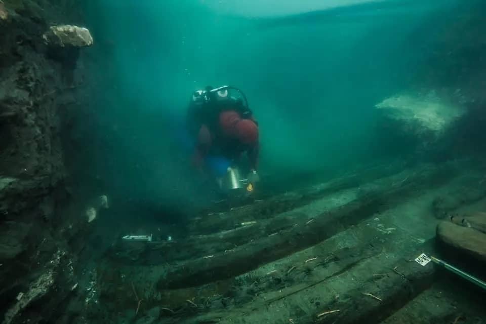 Una misión egipcio-francesa encontró el barco de 80 pies de eslora bajo unos 16 pies de arcilla dura. Foto: Christoph Gerigk © Franck Goddio / Fundación Hilti