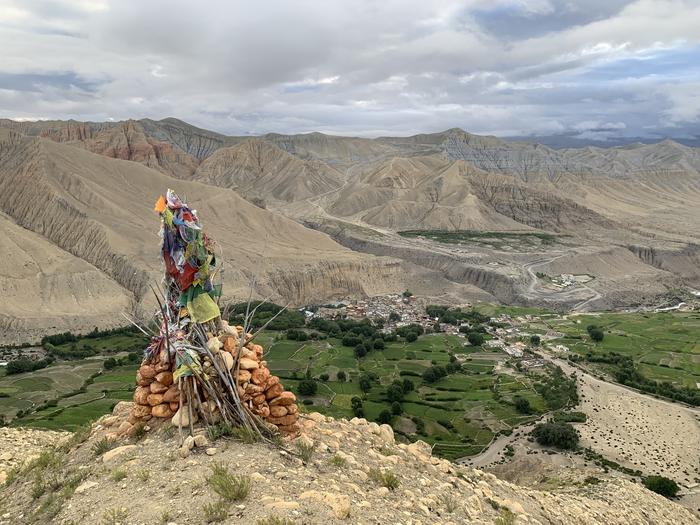 Vista de un pueblo tibetano desde el Himalaya. Crédito: Foto cortesía de James Yu