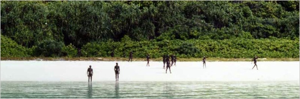 Una foto de los sentineleses, pero de lejos. Wikimedia Commons.