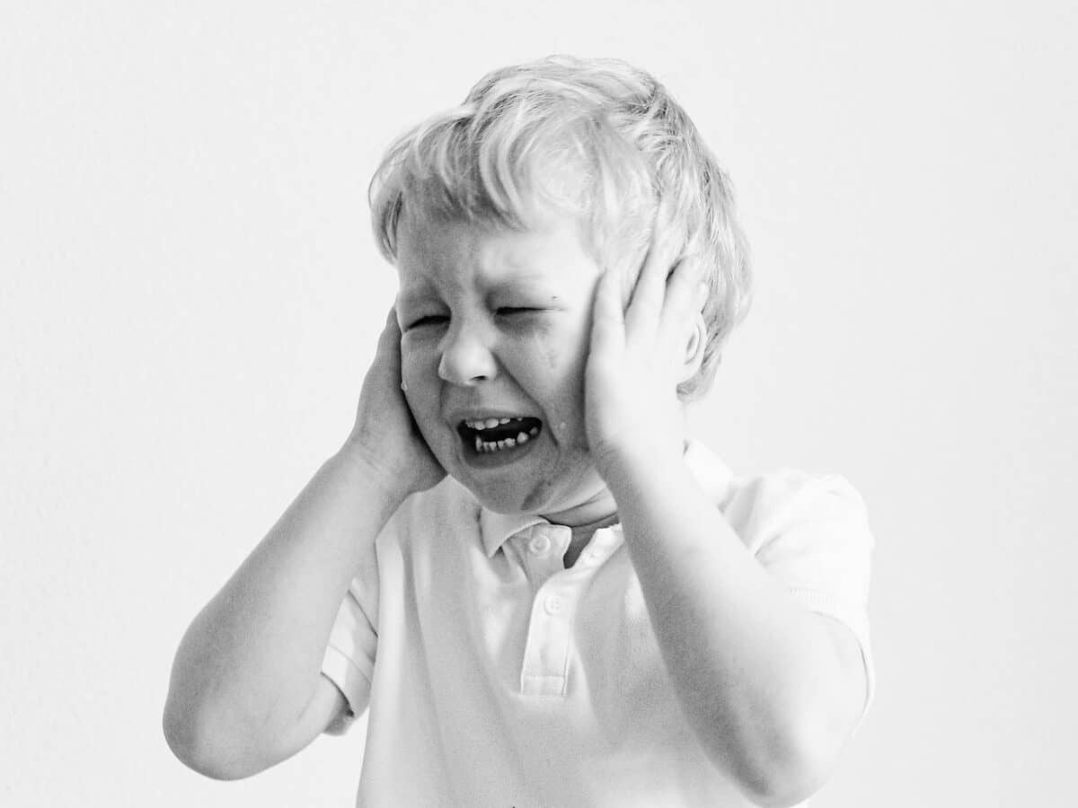 Los traumas psicológicos en niños y niñas les cambian el cerebro de forma diferente