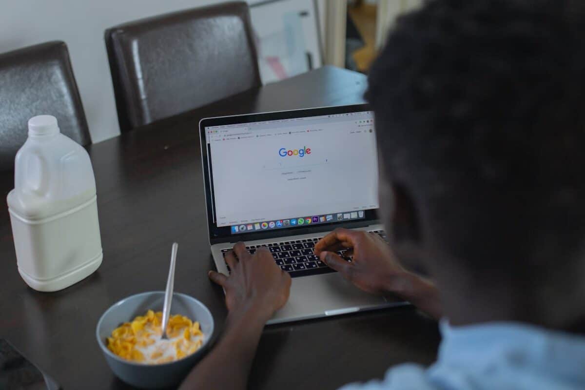 Google vs. ChatGPT: ¿con qué búsquedas aprendemos más?