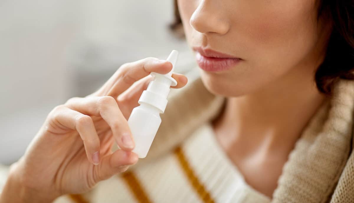 La vacuna universal: un espray nasal que protege contra la gripe, el covid y la neumonía