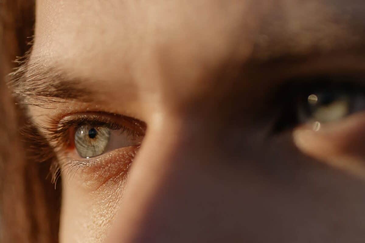 ¿Te resulta incómodo mirar a los ojos? No significa que tengas autismo