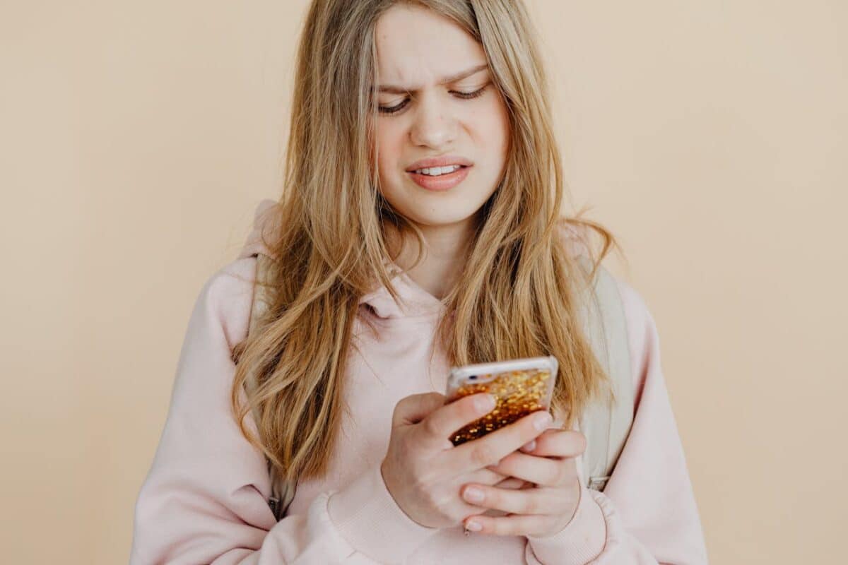 Mensajes después de la primera cita, según la ciencia: espera, pero no demasiado