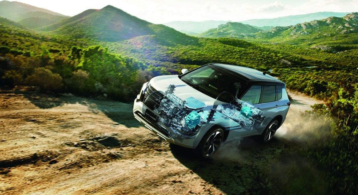 Mitsubishi Outlander, la extraña lógica de un SUV híbrido de tres motores