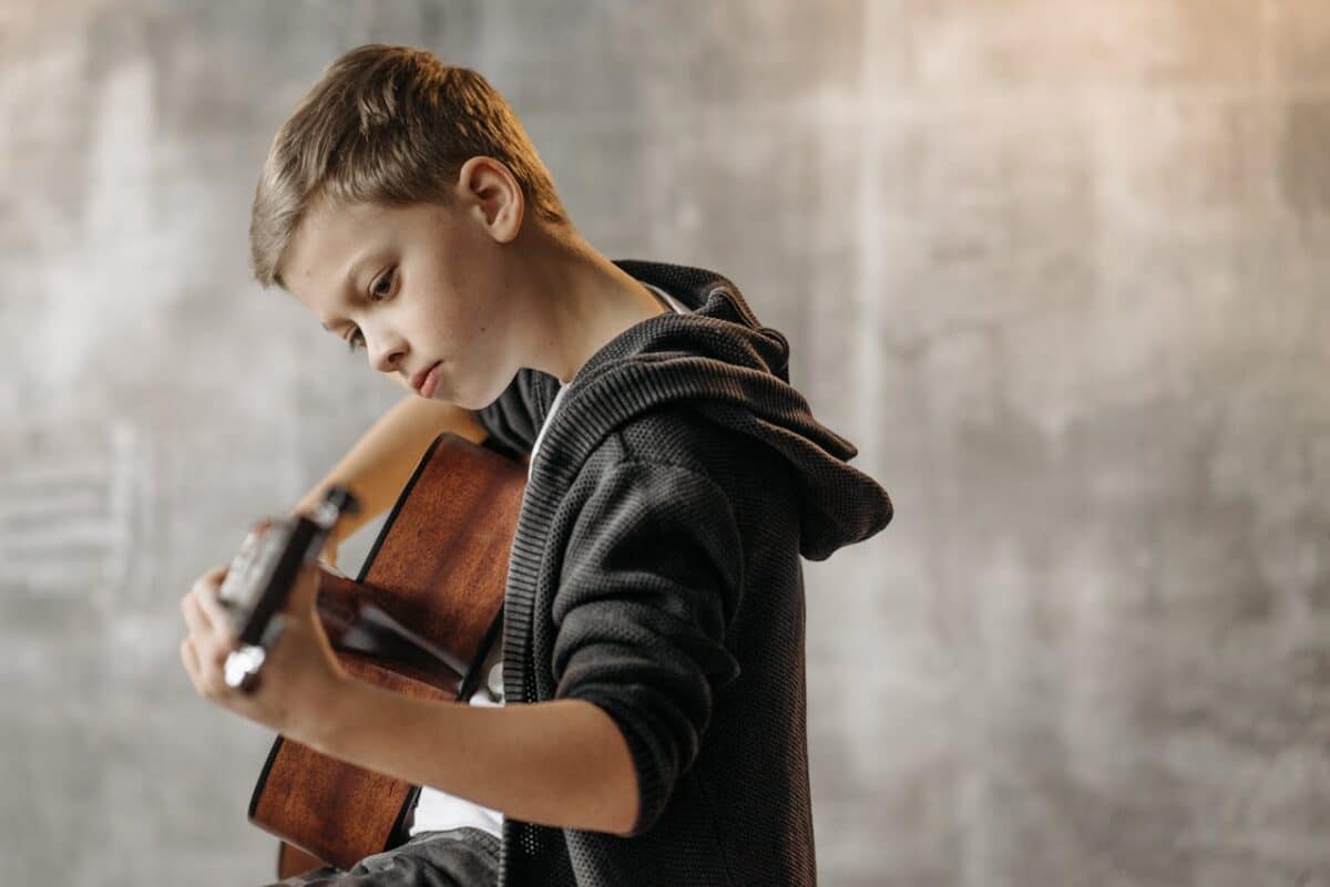 Estudio: los deberes escolares no funcionan, la música sí
