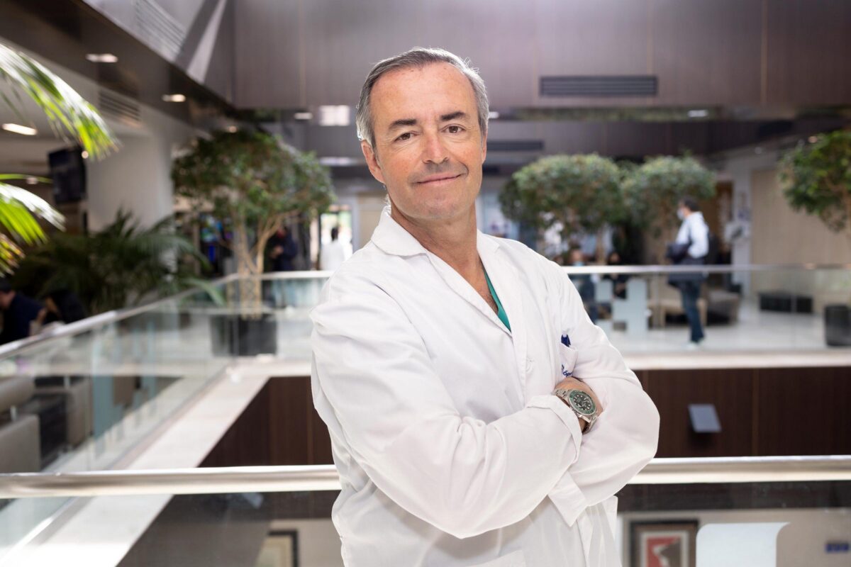 Doctor Gontrand Lopez-Nava, experto en endoscopia bariátrica: «No podemos dar inyecciones para adelgazar toda la vida»