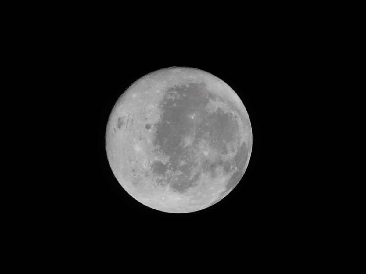 Las fotos de la Luna de Artemis II: ¿ciencia o fotos de vacaciones?