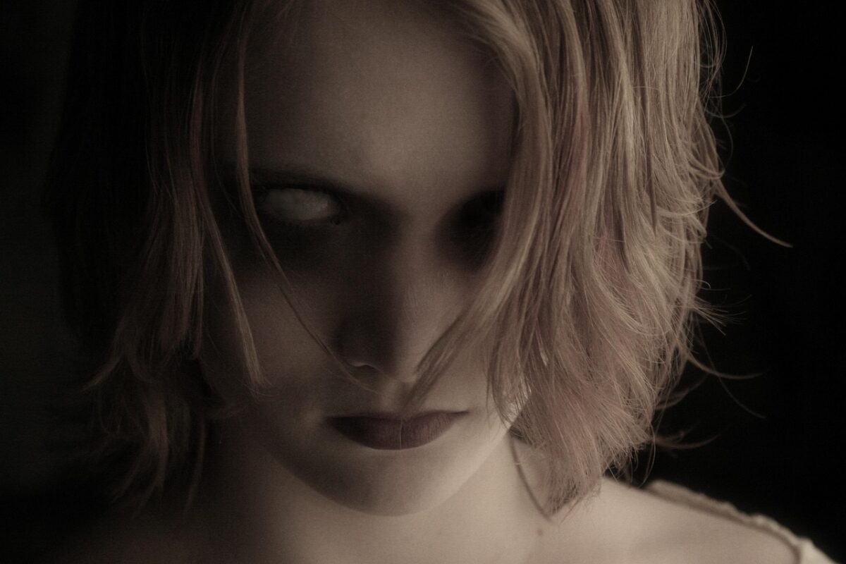 Por qué hay lugares que dan miedo ¿fantasmas o vibraciones?