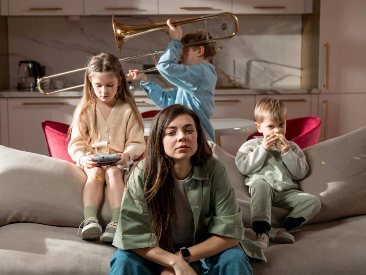 Nuevo estudio: tener hijos no da felicidad ni sentido a la vida, y acaba con la pareja