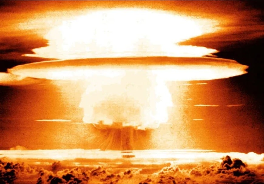 Algunas huellas de la primera bomba atómica siguen ahí, 80 años después 