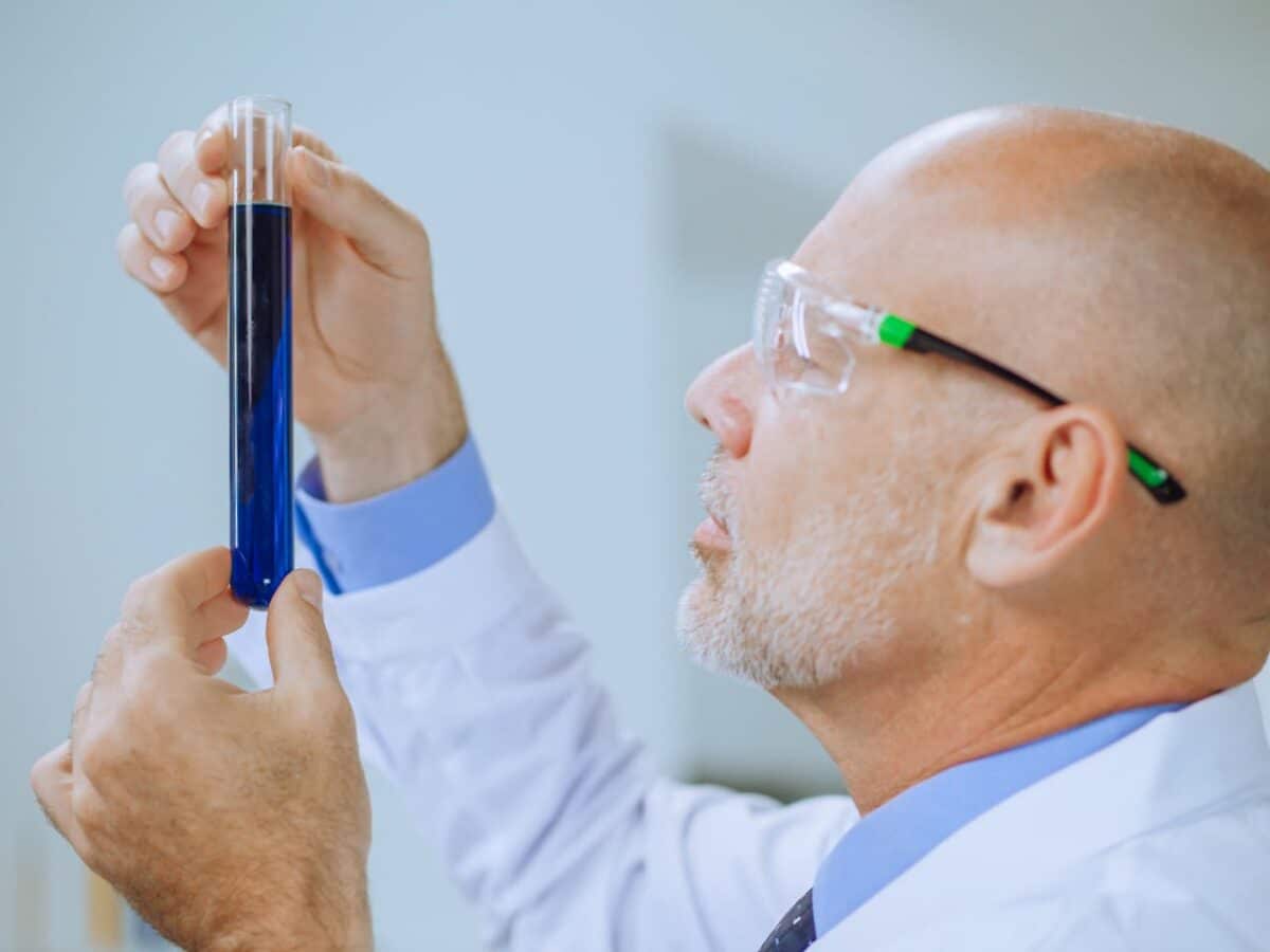 Estudio: los científicos mayores se convierten en un obstáculo para el avance de la ciencia