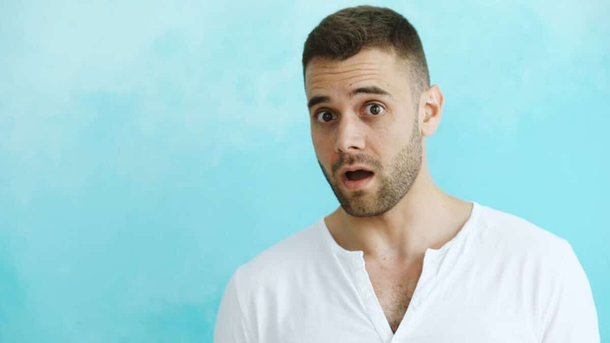 «Bueno pues, eeee, ummm»: los titubeos al hablar que indican lo mal que tienes el cerebro