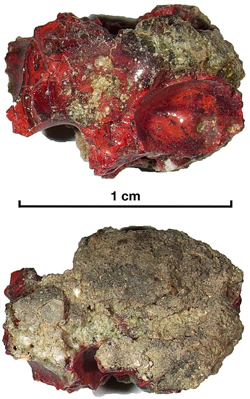 Muestra de trinitita roja.