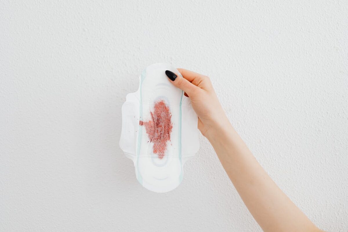 La sangre de la menstruación no se tira: así puede curar heridas y enfermedades