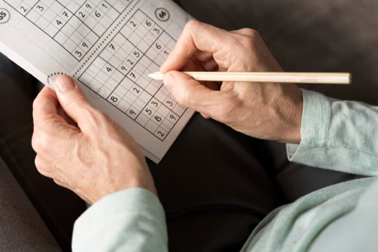 El misterioso caso del hombre que sufría convulsiones al hacer un sudoku 