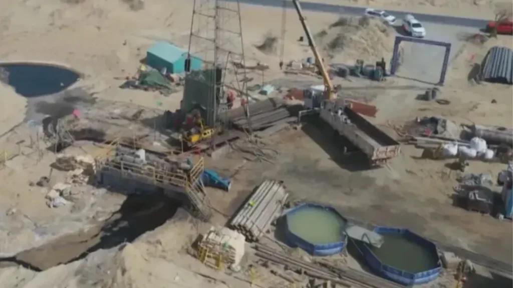 ¿Cuánta agua hay agua bajo el desierto más grande de China? 1 taklamakan desierto agua